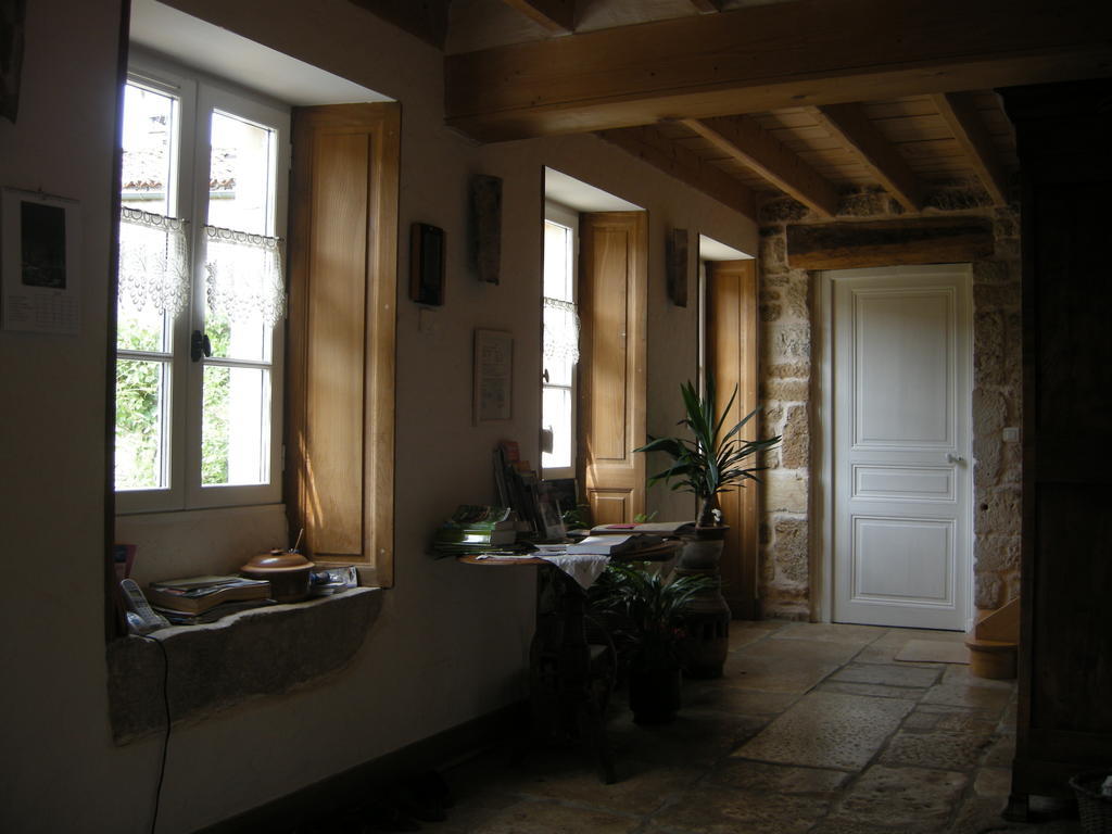 Couette Et Potager D'Antan Bed & Breakfast Melle  Exterior photo