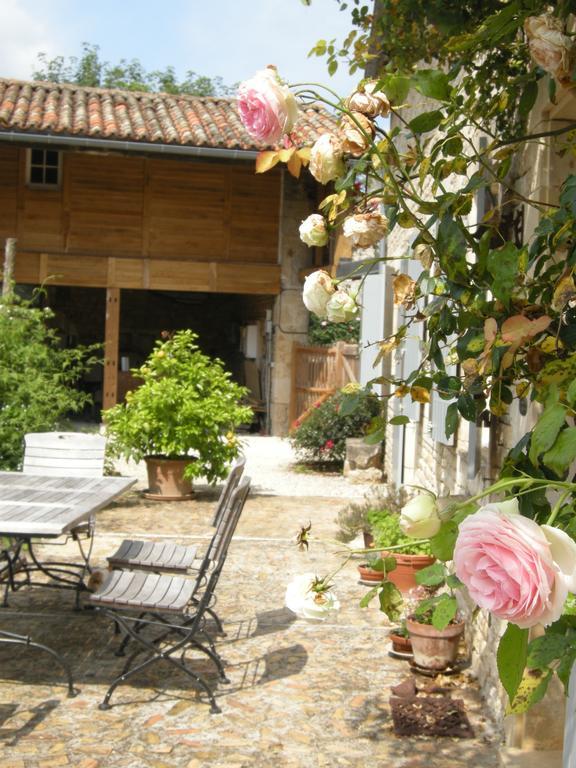 Couette Et Potager D'Antan Bed & Breakfast Melle  Exterior photo